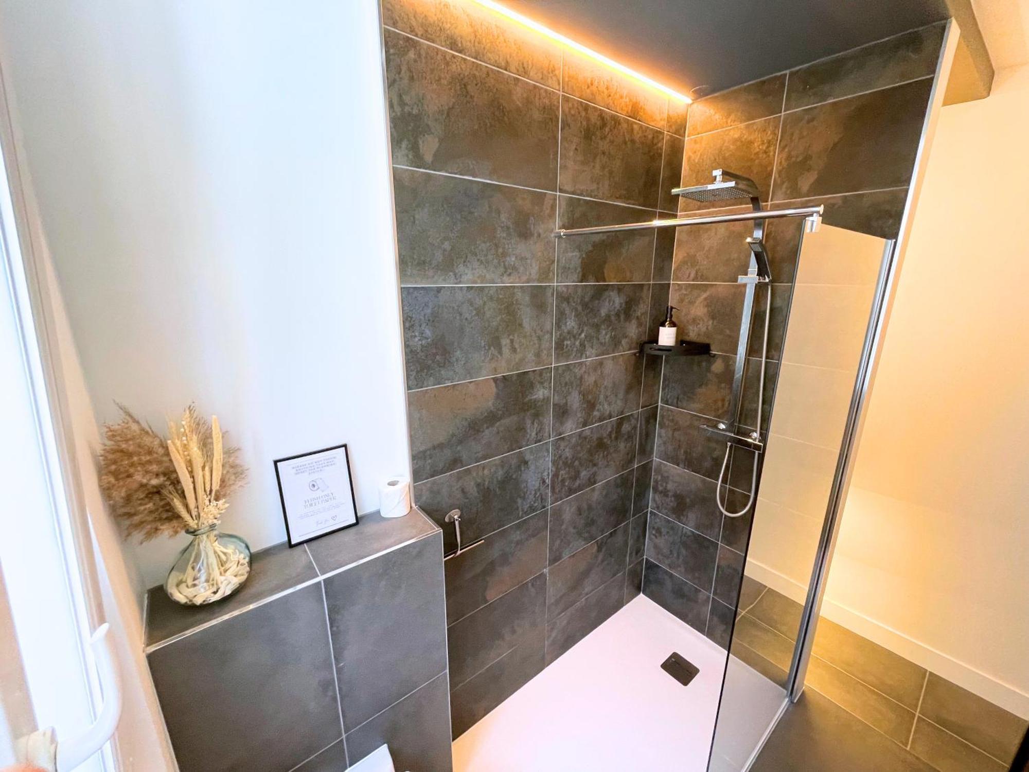 So Guest, Clou Dans Le Fer, Modern Suite Near Cathedral Reims Luaran gambar