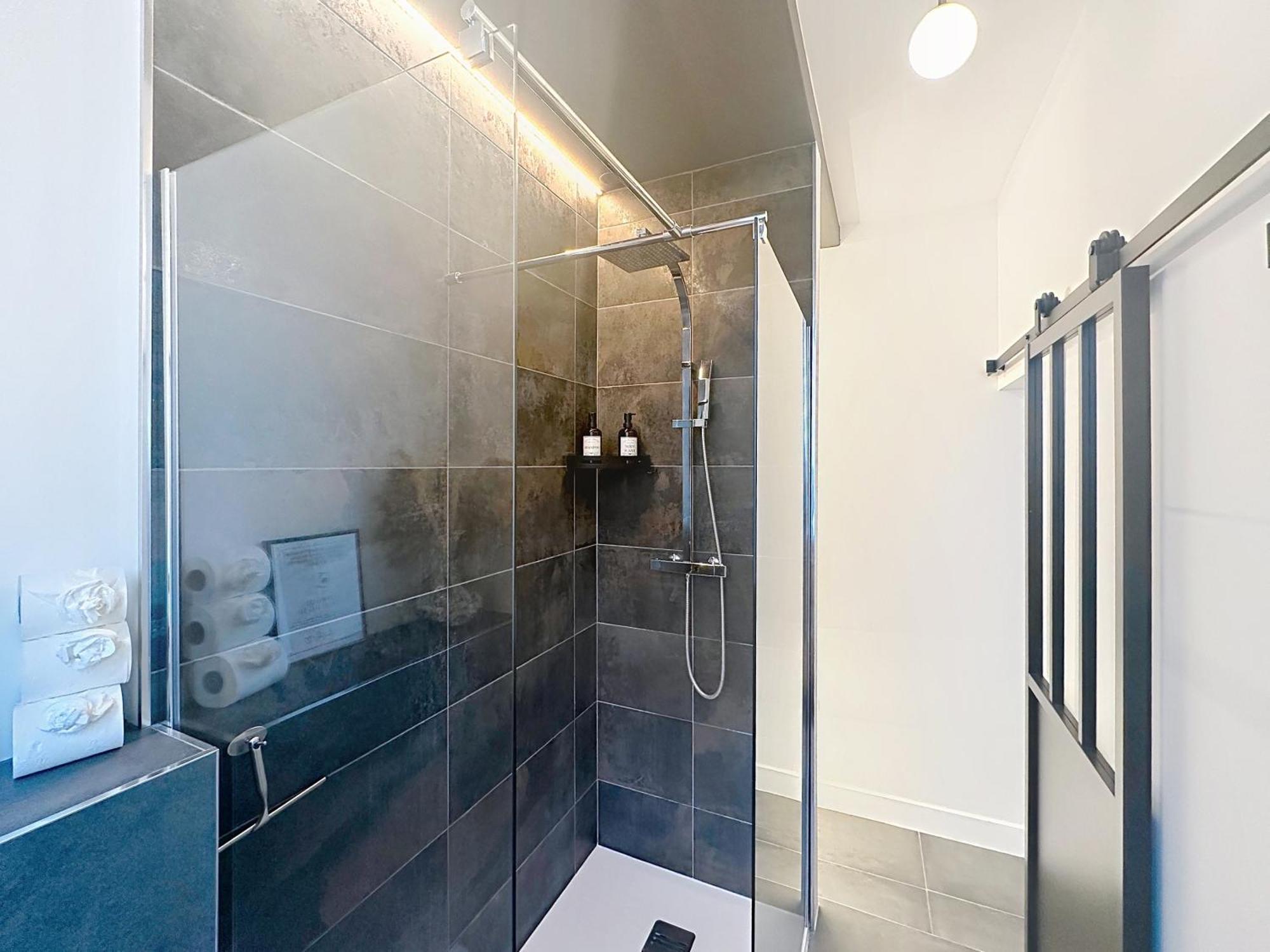 So Guest, Clou Dans Le Fer, Modern Suite Near Cathedral Reims Luaran gambar